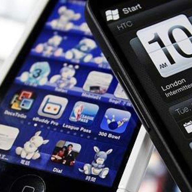 Η γαλλική κυβέρνηση υπερασπίζεται τη φορολογία στα smartphone