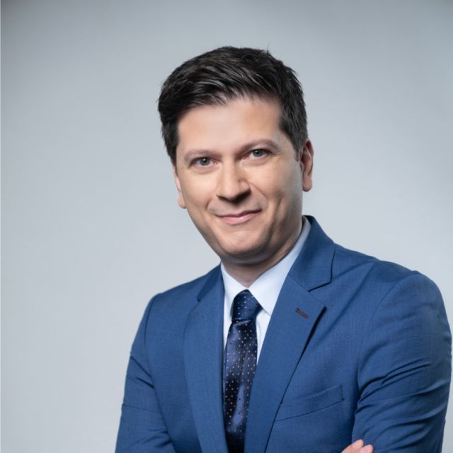 Η ΕΡΤ ανακοινώνει την επέκταση της συνεργασίας της με τον Απόστολο Μαγγηριάδη