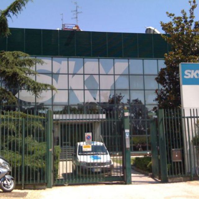 5 εκατομμύρια οι συνδρομητές του Sky Italia