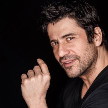 O Aλέξης Γεωργούλης «κάνει παιχνίδι»: Το ανατρεπτικό JOKER έρχεται στο OPEN