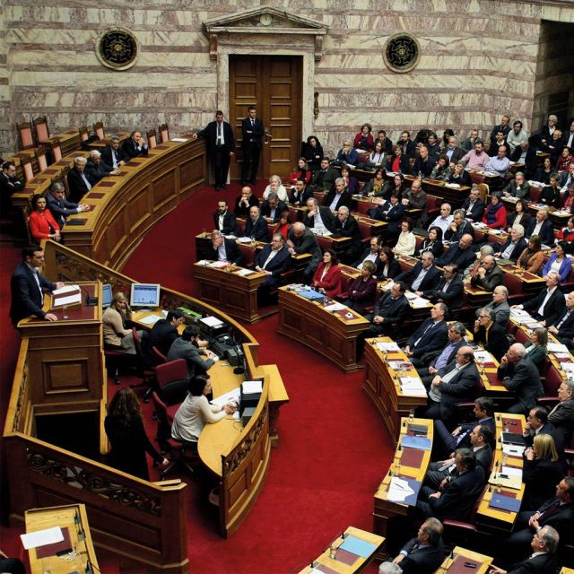 Και οι πρώτες ερωτήσεις στη Βουλή για την TV