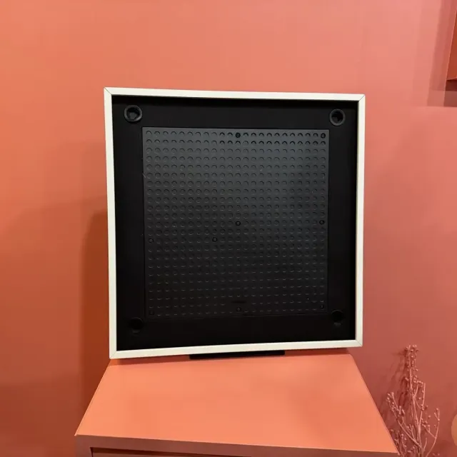 Το Music Frame είναι ένα ηχείο αντάξιο των τηλεοράσεων The Frame της Samsung