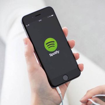Η Spotify κατηγορεί την Apple ότι εμποδίζει την αναβάθμιση του app της