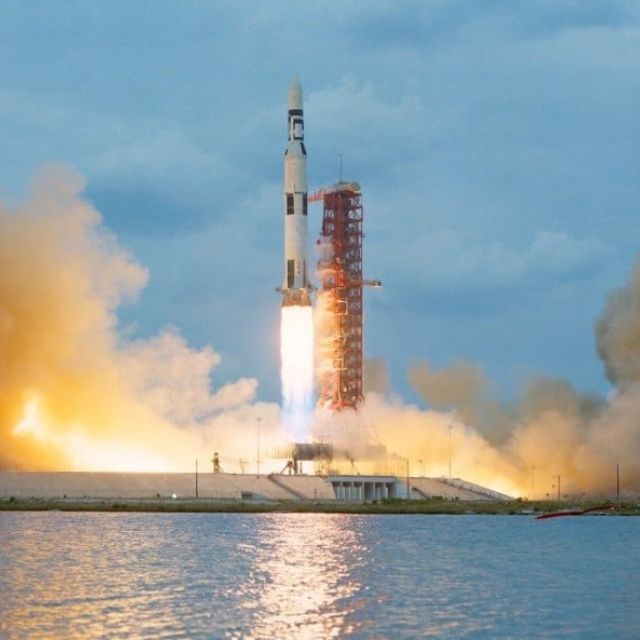 Η στιγμή που ο πύραυλος της SpaceX εκρήγνυται στον Ινδικό Ωκεανό