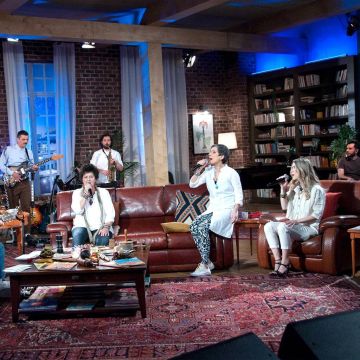 Η Φωτεινή Βελεσιώτου & η Αναστασία Μουτσάτσου με special guest τη Σαββέρια Μαργιολά στο «Μουσικό Κουτί» της ΕΡΤ1