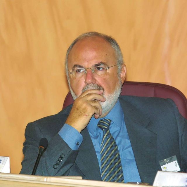 Έφυγε από τη ζωή ο Άρης Σταθάκης