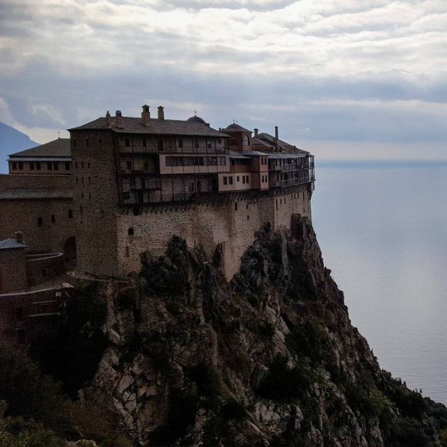 «Αθωνική Ψηφιακή Κιβωτός»: Έργο παγκόσμιας εμβέλειας για την ανάδειξη των θησαυρών του Αγίου Όρους, από τον Όμιλο ΟΤΕ