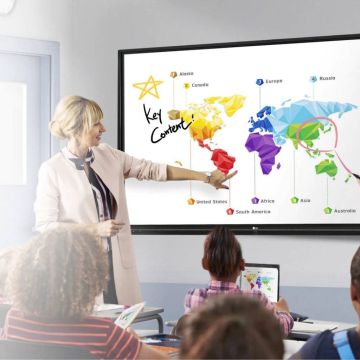 Το μάθημα γίνεται πιο διαδραστικό με τους πίνακες αφής της LG