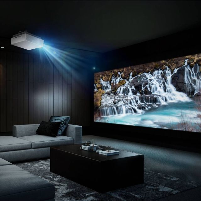 Ο νέος LG CINEBEAM προβολέας ανεβάζει στα ύψη την κινηματογραφική εμπειρία θέασης στο σπίτι