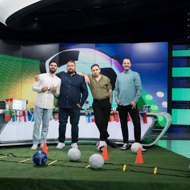 Στο Πλεχτό: Απόψε η «σέντρα» της αγαπημένης εκπομπής, αποκλειστικά στην COSMOTE TV