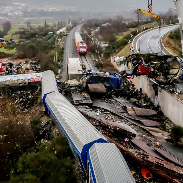 Οι δημοσιογράφοι στην πρώτη γραμμή των συλλαλητηρίων για τα Τέμπη