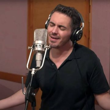 ‘Γινόμαστε ένα’ με τον Μιχάλη Χατζηγιάννη