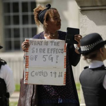 Γιατί οι συνωμοσιολόγοι τα έχουν βάλει με το 5G