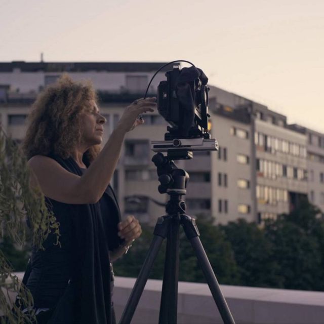 «Οι κυνηγοί της αιωνιότητας» ρίχνουν αυλαία με την «ιέρεια» της αρχιτεκτονικής φωτογραφίας, Εριέτα Αττάλη