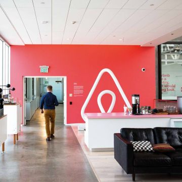 Κομισιόν: Η Airbnb παραβιάζει τους κανόνες της ΕΕ