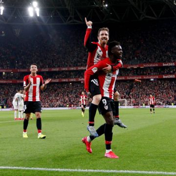 Ιστορική βραδιά με παράλληλη μπάλα σε ελεύθερα, ελληνικά κανάλια!