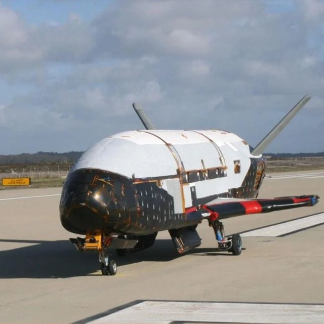 Το άκρως απόρρητο σκάφος των Χ-37Β προσγειώθηκε μετά από αποστολή 2,5 ετών στο Διάστημα