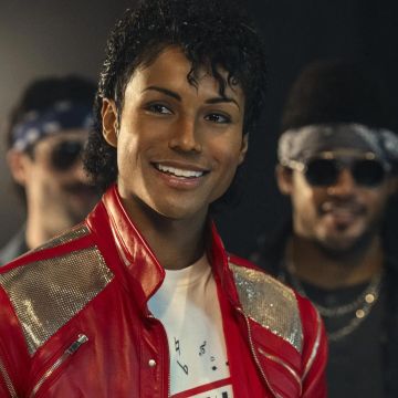 Michael: Σαρώνει η ταινία του Michael Jackson