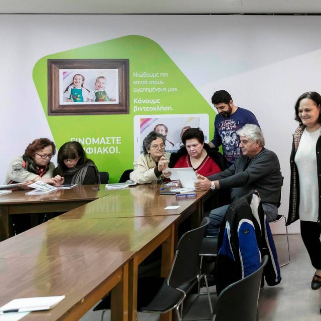 COSMOTE: Ξεκινά ο νέος κύκλος μαθημάτων χρήσης της ψηφιακής τεχνολογίας για ανθρώπους μεγαλύτερης ηλικίας