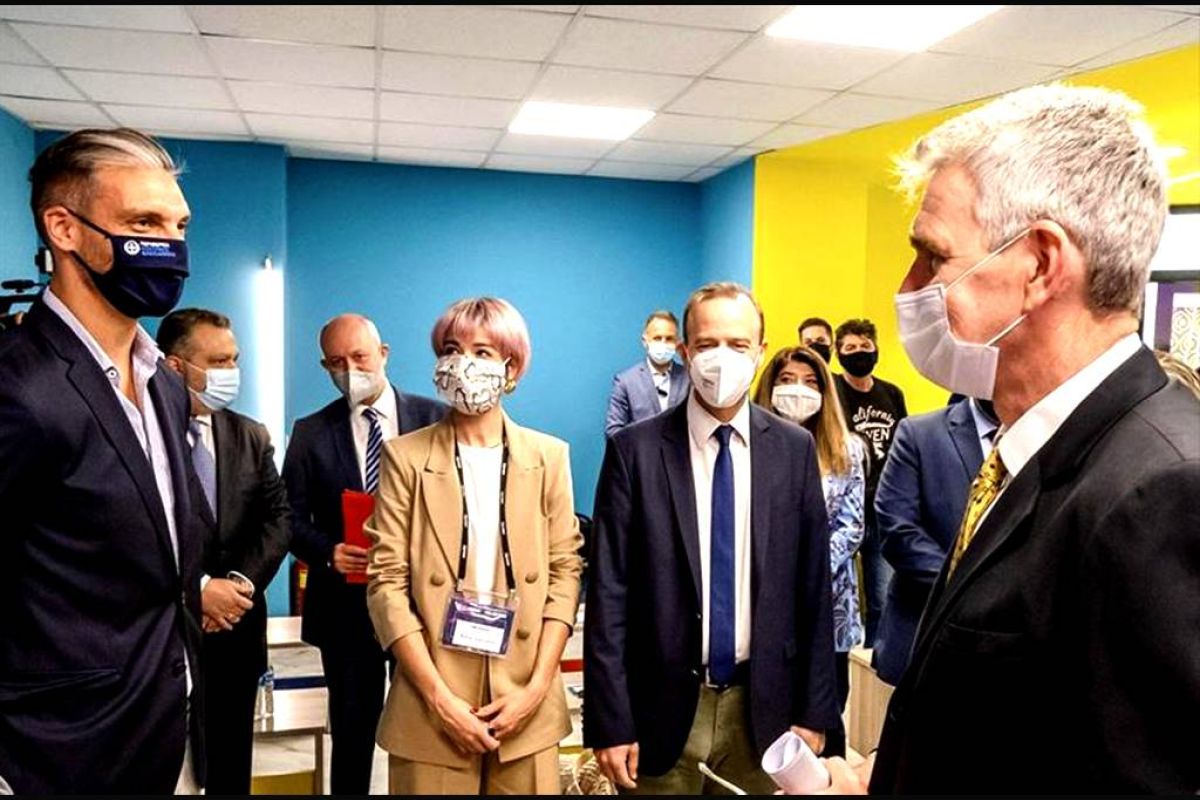 fd1065e776e4b51d1ec811451692ebf8 XL 144a5782