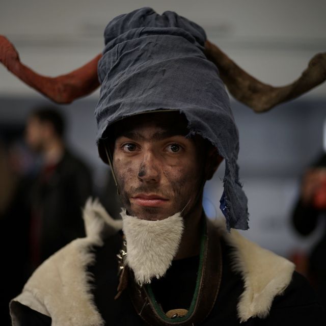 «Γιατί Είναι Μαύρα τα Βουνά»: Πρεμιέρα για τη νέα σειρά ντοκιμαντέρ σε συμπαραγωγή COSMOTE TV