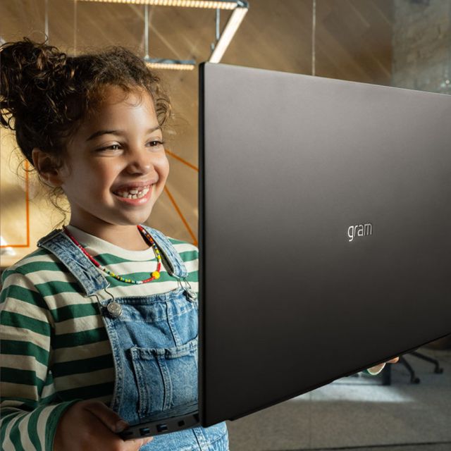 H νέα καμπάνια της LG “We All Deserve A Little Magic” σας καλεί να ανακαλύψετε τη μαγεία μέσα από τα προϊόντα της