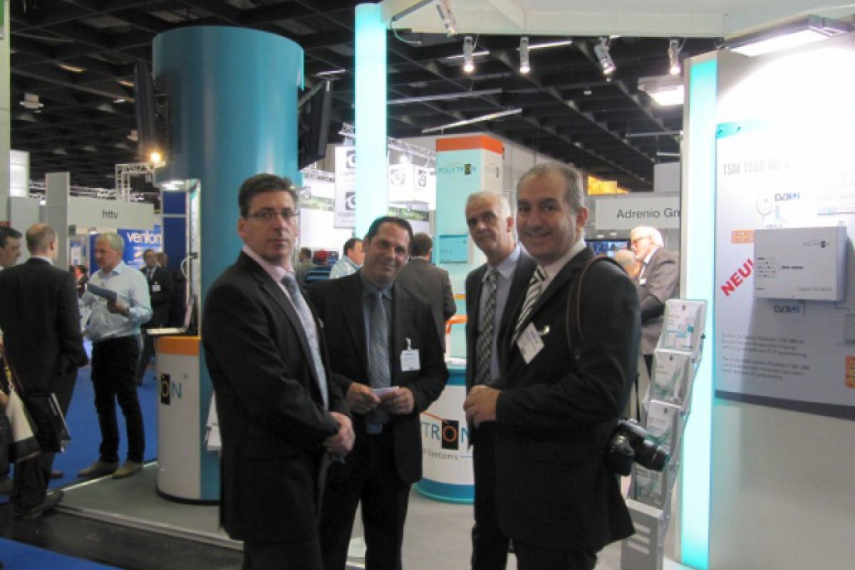 70a2f0392847dc331972c7d3d3673ab9 XL 17536164