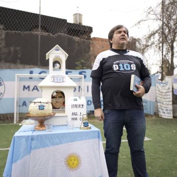 Ο ΑΝΤ1 στην εκκλησία του… Αγίου Μαραντόνα