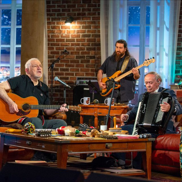 Το «Μουσικό κουτί» του Τάκη Σούκα με καλεσμένους τη Βιολέτα Ίκαρη και τον Γιάννη Διονυσίου στην ΕΡΤ1