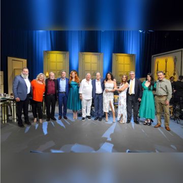 Αφιέρωμα στην Πόλυ Πάνου στην “Αυλή των Χρωμάτων” της ΕΡΤ2