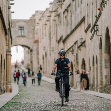 COSMOTE: Πιλοτικό πρόγραμμα ηλεκτρικών ποδηλάτων για τεχνικούς