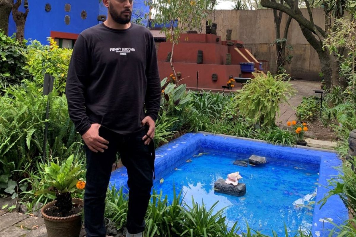 ACTION 24 %CE%95 %CE%A1%CE%95 %CE%9A%CE%9F%CE%A3%CE%9C%CE%95 6%CE%BF %CE%95%CF%80%CE%B5%CE%B9%CF%83%CF%8C%CE%B4%CE%B9%CE%BF Frida Kahlo Photo 3 1becf8d1