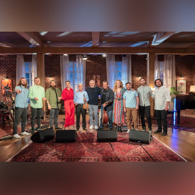 Ο Βασίλης Σκουλάς, ο Χρήστος Παπαδόπουλος & η Βίκυ Καρατζόγλου, στο «Μουσικό κουτί» της ΕΡΤ1