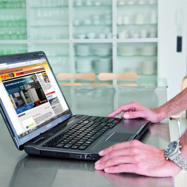 Τα ελληνικά δορυφορικά πόρταλ και φόρουμ