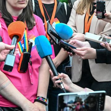 Πιο αυστηρούς κανόνες για την προστασία δημοσιογράφων και MME απαιτεί το Ευρωπαϊκό Κοινοβούλιο