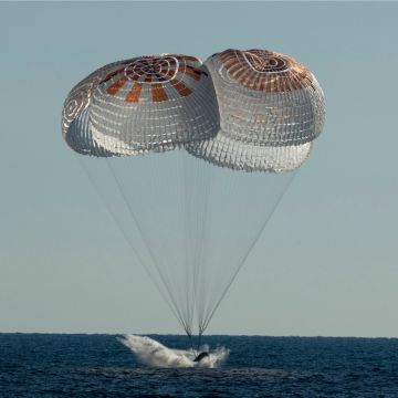 Επέστρεψαν με ασφάλεια στη Γη τέσσερις αστροναύτες με κάψουλα της SpaceX