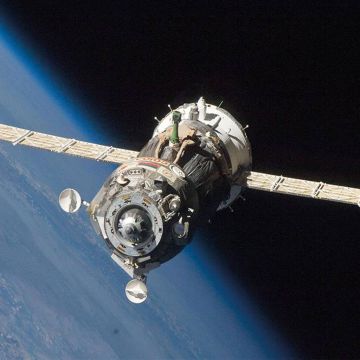 To ρωσικό διαστημικό σκάφος ανεφοδιασμού Progress πέφτει στη Γη