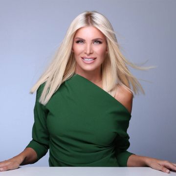 Το Open ανανεώνει τη συνεργασία του με την Κατερίνα Καινούργιου για τα επόμενα 2 χρόνια