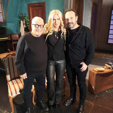 Ο Δημήτρης Πιατάς και ο Κώστας Μακεδόνας στην εκπομπή «Art Week» με τη Λένα Αρώνη