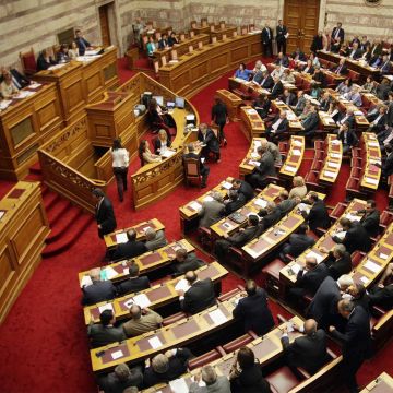 Ψηφίστηκε το νομοσχέδιο για τη μείωση φόρου στις τηλεοπτικές διαφημίσεις