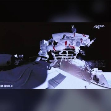 Πρώτη «βόλτα» στο Διάστημα για το πλήρωμα του Shenzhou-12