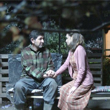 «Καρτ ποστάλ»: Με τον Γεράσιμο Σκιαδαρέση άρχισαν στην Κρήτη τα γυρίσματα της νέας σειράς μυθοπλασίας της ΕΡΤ