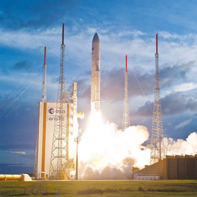 Τουλάχιστον 11 εκτοξεύσεις από την Arianespace το 2015