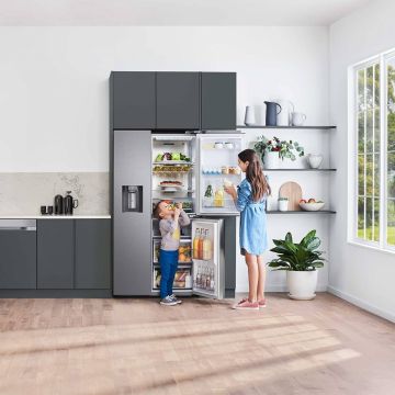 H Samsung Αναβαθμίζει την Οικιακή Εμπειρία  με τα Ψυγεία Ντουλάπες RS8000