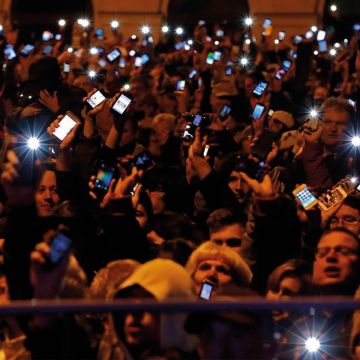 Ουγγαρία: διαμαρτυρίες για το φόρο στη μεταφορά δεδομένων!