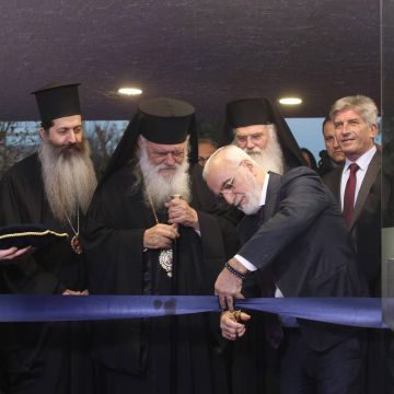 Ο Αρχιεπίσκοπος Ιερώνυμος τέλεσε την ακολουθία του Αγιασμού στις νέες εγκαταστάσεις του Open