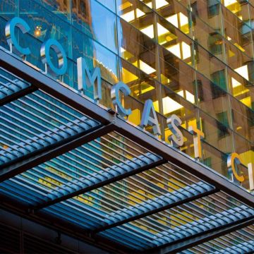 H ΕΕ εγκρίνει την εξαγορά του Sky από την Comcast