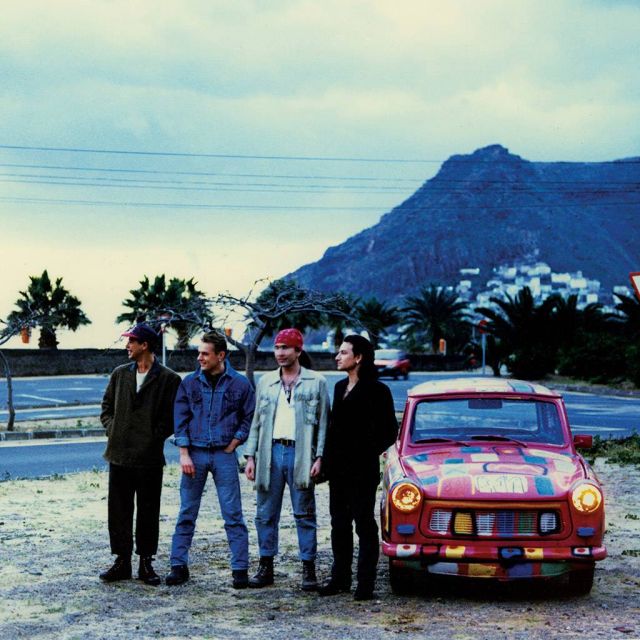 «U2 – From The Sky Down» στην ΕΡΤ2