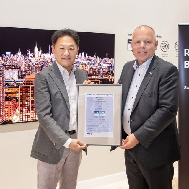Η Samsung OLED 4K S95F 2025 τηλεόραση της Samsung έλαβε πιστοποίηση «Real Black» από τη VDE για την ποιότητα εικόνας της