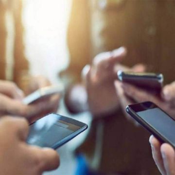 Κόντρα μεταξύ EETT και Επιτροπής Ανταγωνισμού για τις τιμές της κινητής τηλεφωνίας στην Ελλάδα